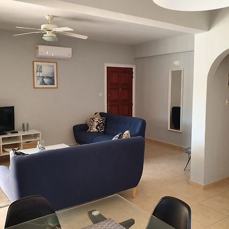 Sirena Sunrise, Apartment 4 Paphos ภายนอก รูปภาพ