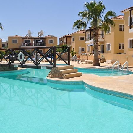 Sirena Sunrise, Apartment 4 Paphos ภายนอก รูปภาพ