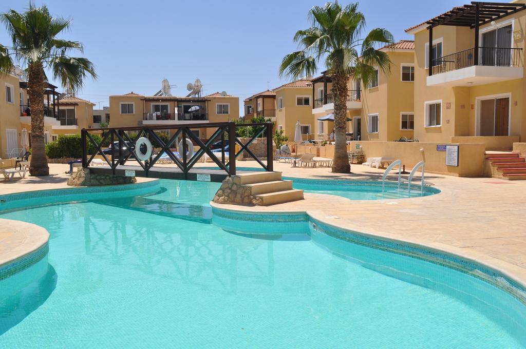 Sirena Sunrise, Apartment 4 Paphos ภายนอก รูปภาพ