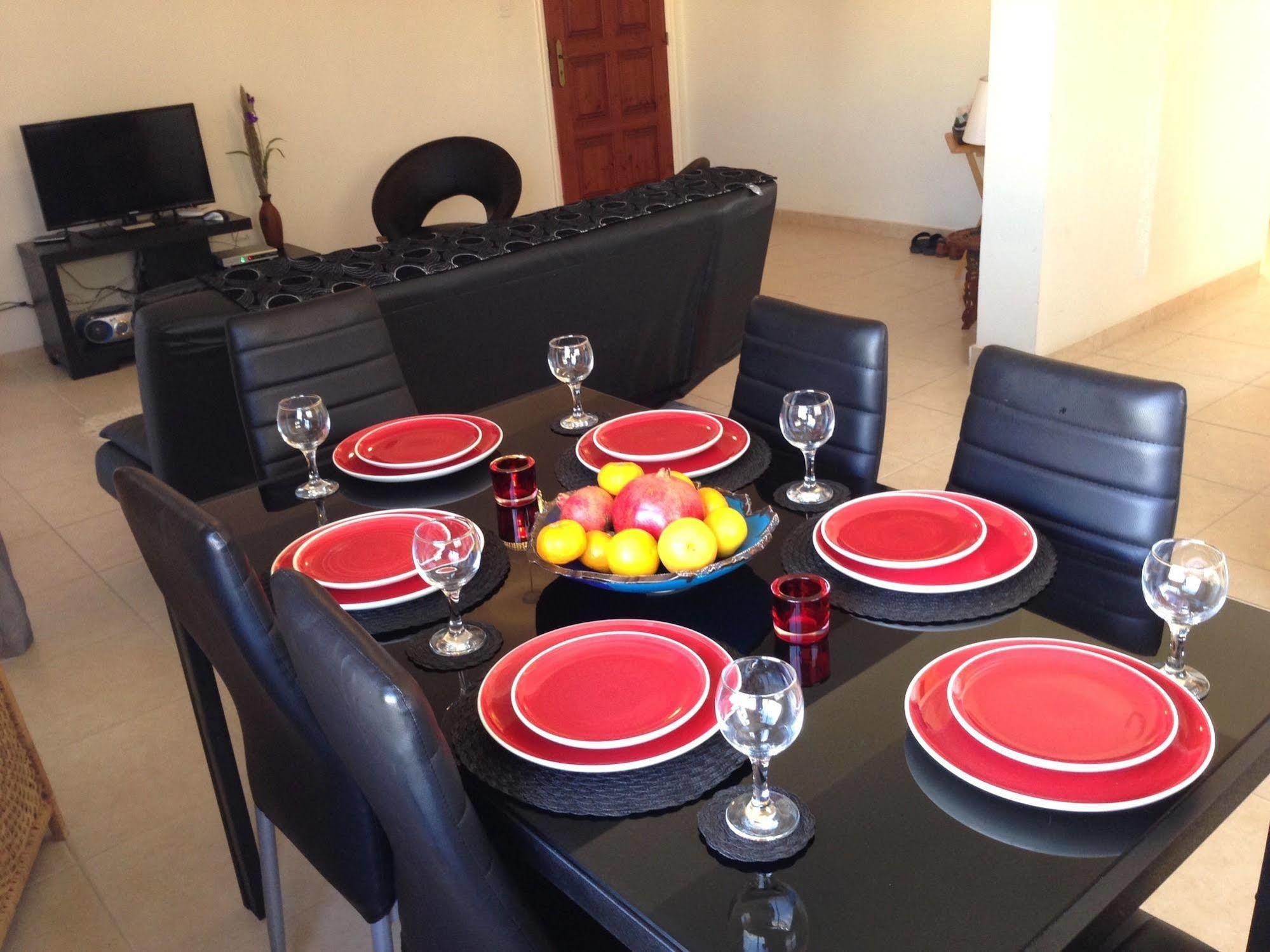 Sirena Sunrise, Apartment 4 Paphos ภายนอก รูปภาพ