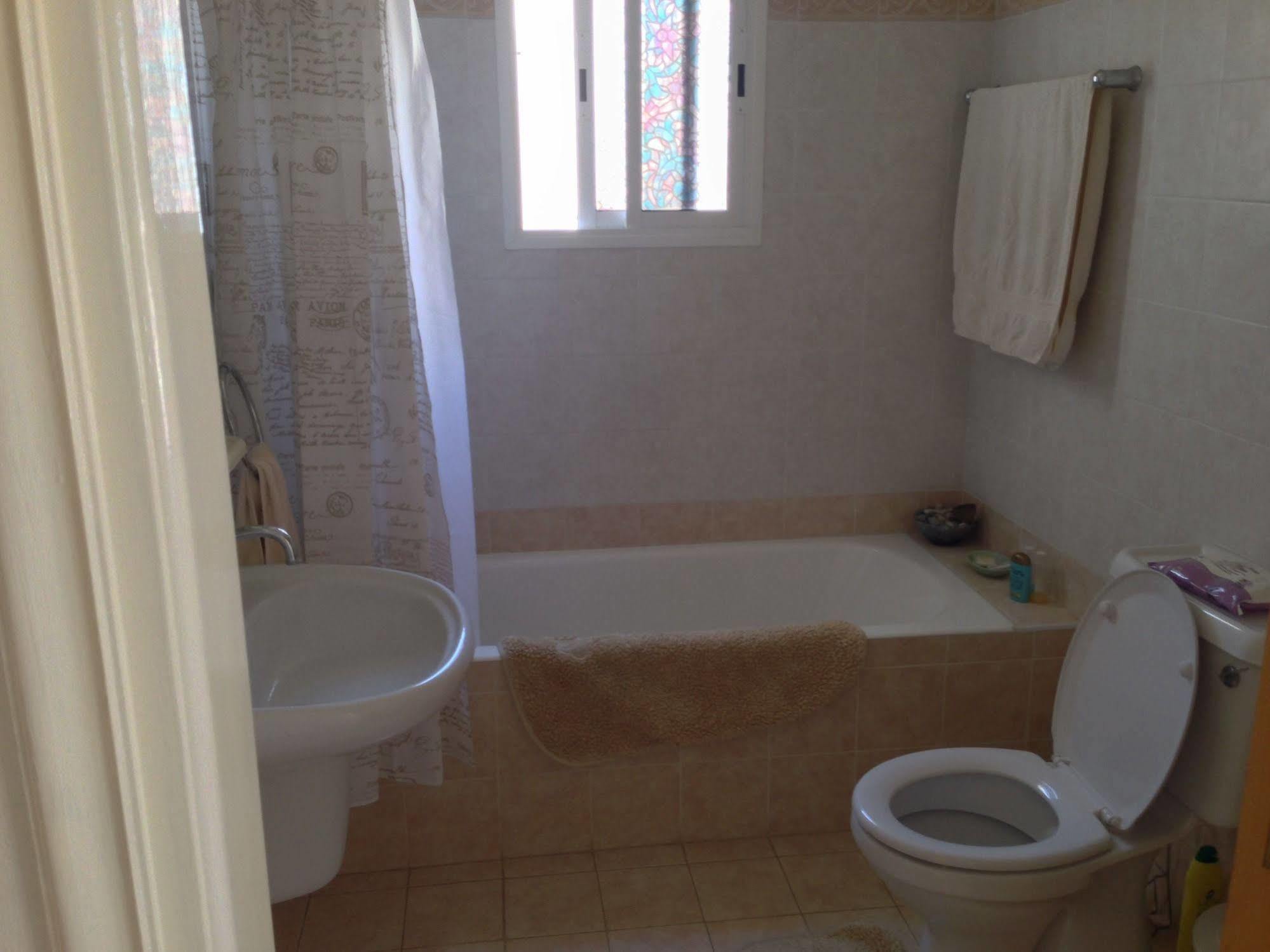 Sirena Sunrise, Apartment 4 Paphos ภายนอก รูปภาพ