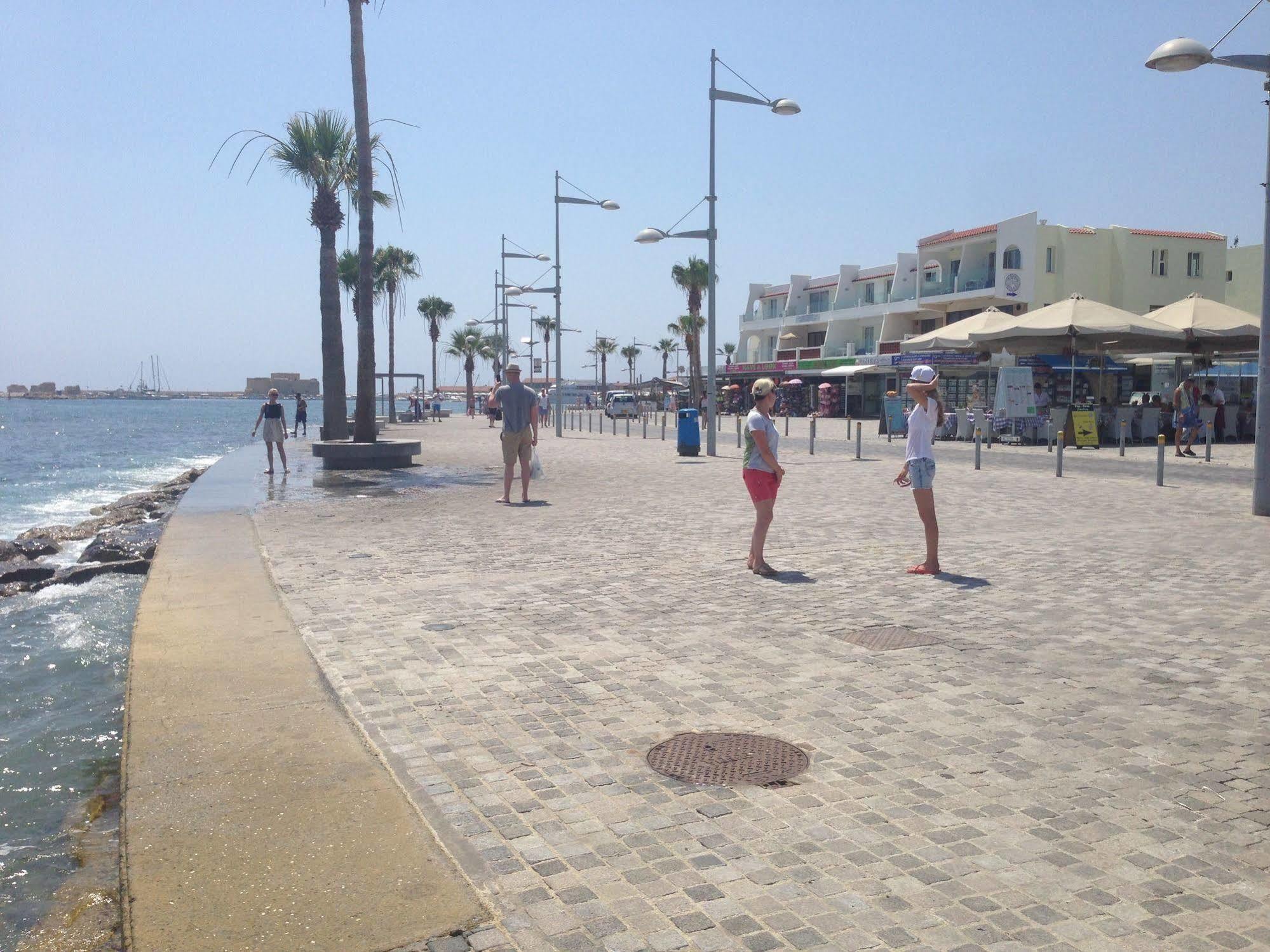 Sirena Sunrise, Apartment 4 Paphos ภายนอก รูปภาพ