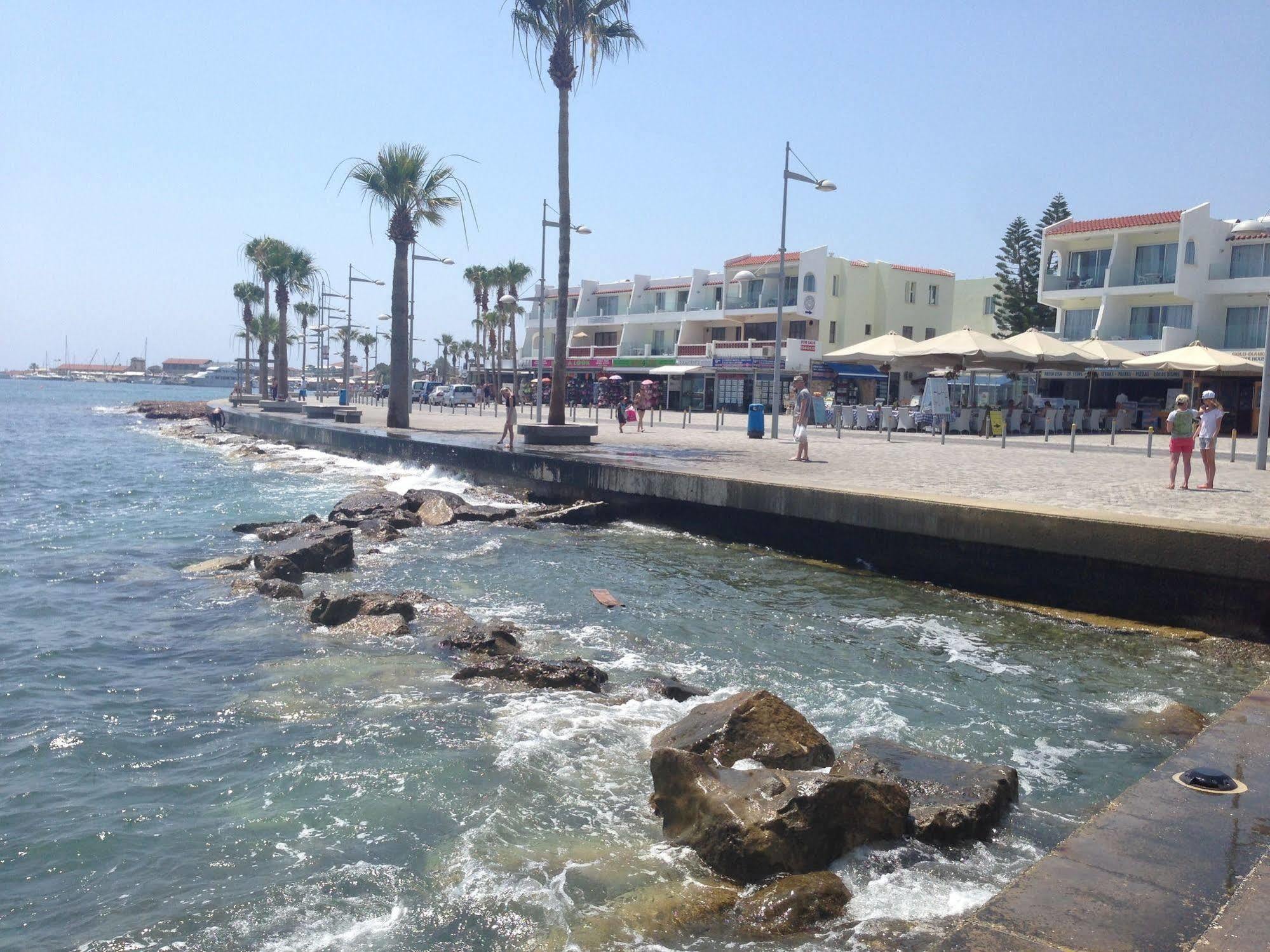 Sirena Sunrise, Apartment 4 Paphos ภายนอก รูปภาพ