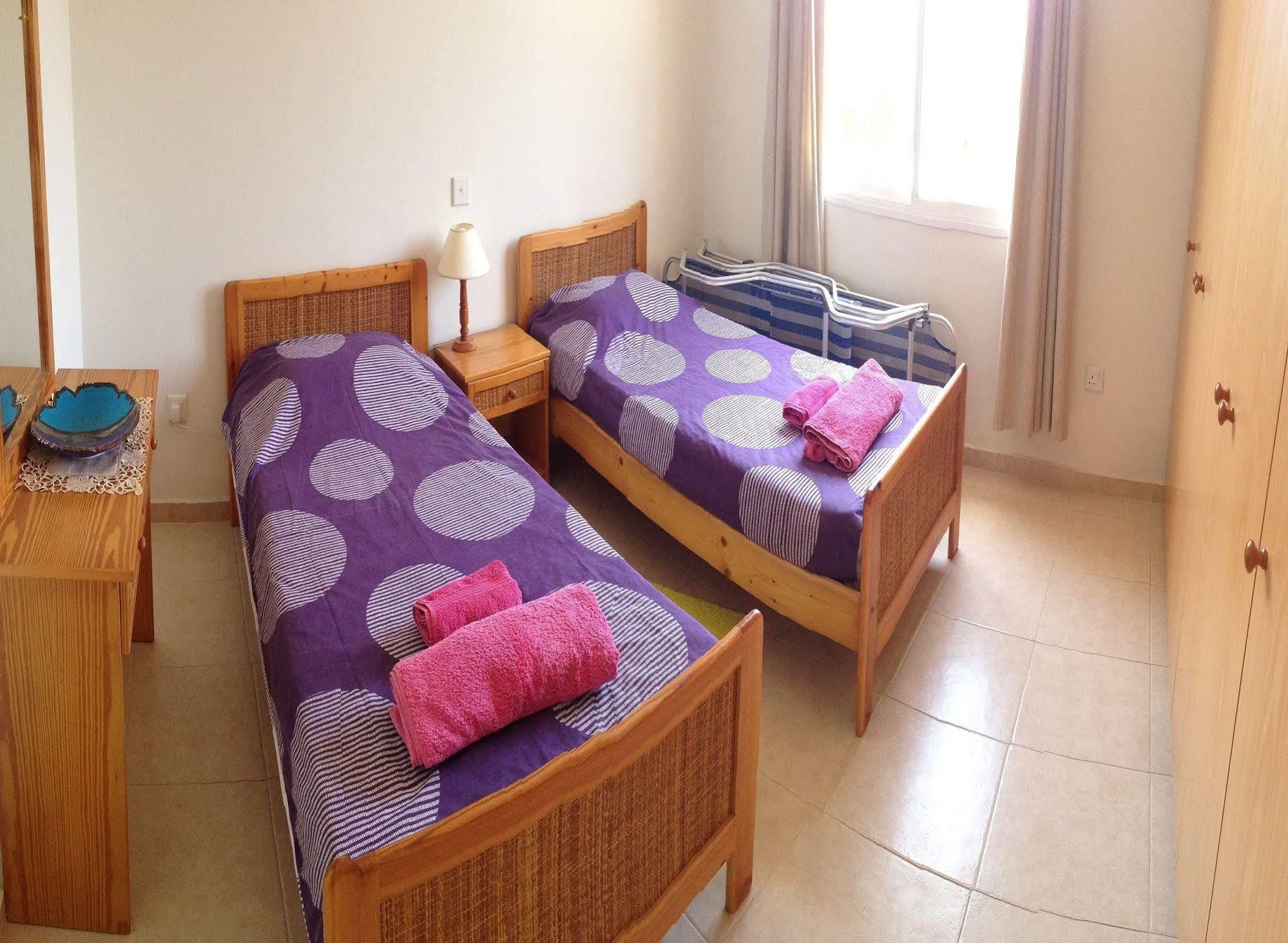 Sirena Sunrise, Apartment 4 Paphos ภายนอก รูปภาพ
