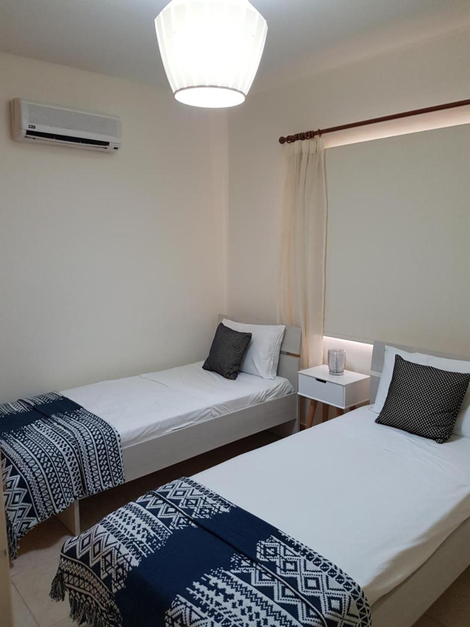 Sirena Sunrise, Apartment 4 Paphos ภายนอก รูปภาพ