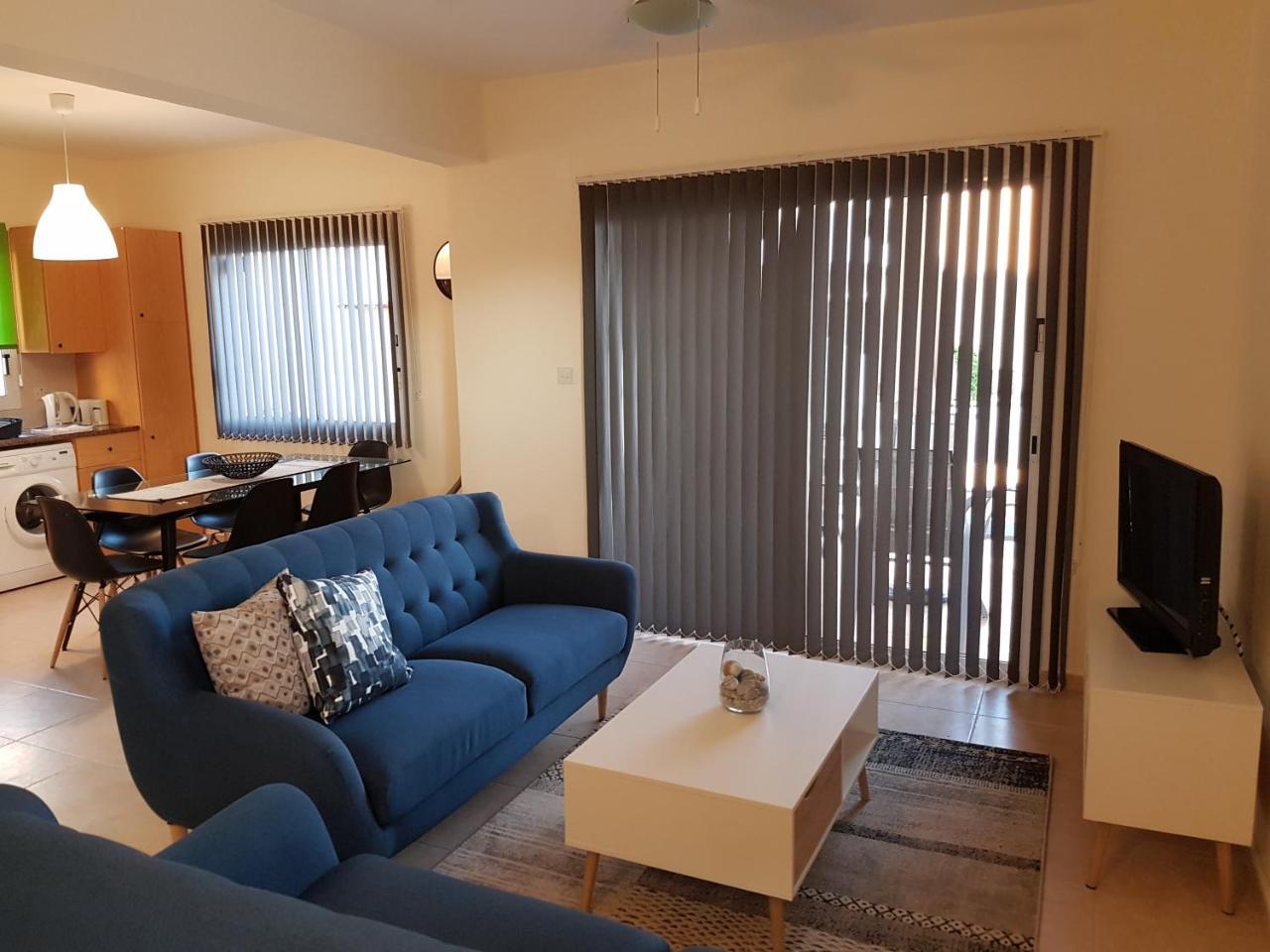 Sirena Sunrise, Apartment 4 Paphos ภายนอก รูปภาพ