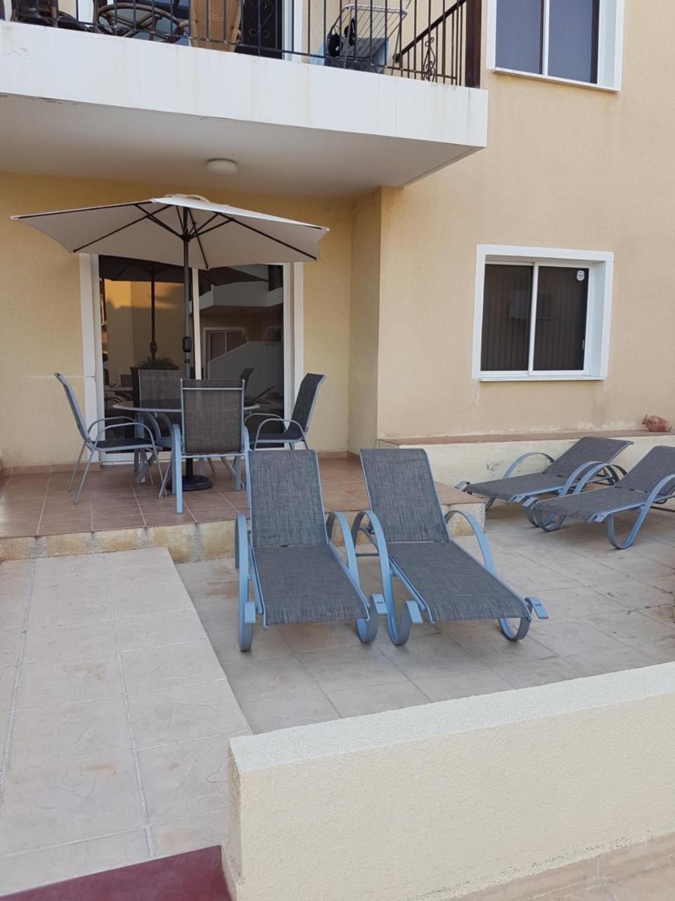 Sirena Sunrise, Apartment 4 Paphos ภายนอก รูปภาพ